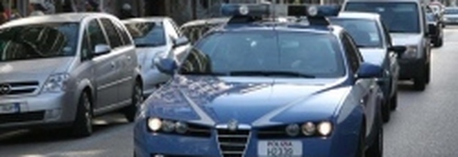 Nega una sigaretta a due ragazzi per strada, loro lo prendono a martellate Nega una sigaretta a due ragazzi per strada, loro lo prendono a martellate