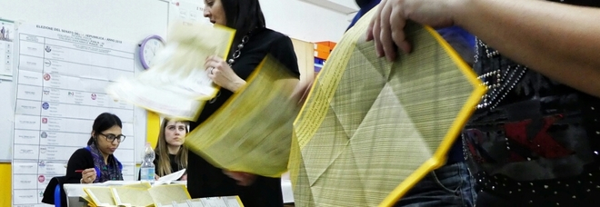 La rivolta del Mezzogiorno
spinge il “cappotto” nei collegi La rivolta del Mezzogiorno
spinge il “cappotto” nei collegi
