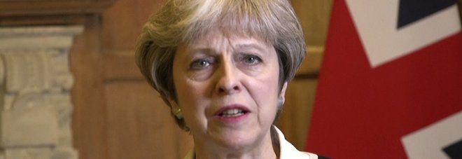 May: attacco giusto e leale contro armi chimiche. Corbyn: le bombe non portano pace May: attacco giusto e leale contro armi chimiche. Corbyn: le bombe non portano pace
