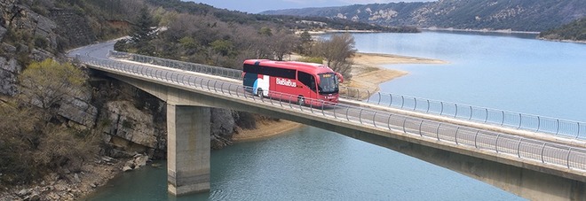 Viaggiare low cost, Blablacar lancia Blablabus e fa concorrenza a Flixbus: per un mese solo un euro a tratta