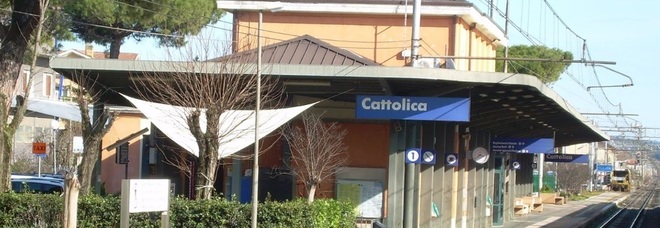 Ragazza 16enne in fuga
minaccia il suicidio: salvata
in extremis in stazione