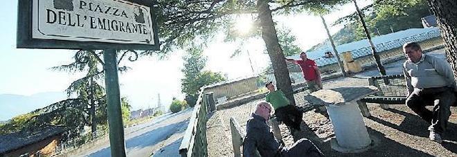Castelnuovo di Conza, il paese dove non c'è più nessuno: sono andati tutti all'estero