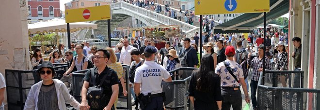 Redentore, scatta il mese dei bollini. Da sabato varchi e steward in servizio Redentore, scatta il mese dei bollini. Da sabato varchi e steward in servizio