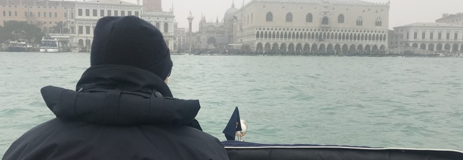 Prodotti fuori norma, pesca abusiva e acqua comunale scroccata: Far West a Venezia Prodotti fuori norma, pesca abusiva e acqua comunale scroccata: Far West a Venezia