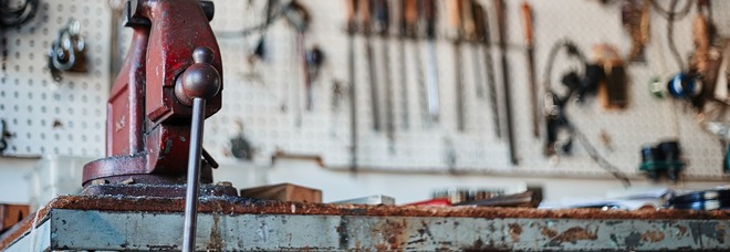 Incubo burocrazia: 86 pratiche, 30 enti diversi e 18mila euro da spendere per aprire un'officina Incubo burocrazia: 86 pratiche, 30 enti diversi e 18mila euro da spendere per aprire un'officina