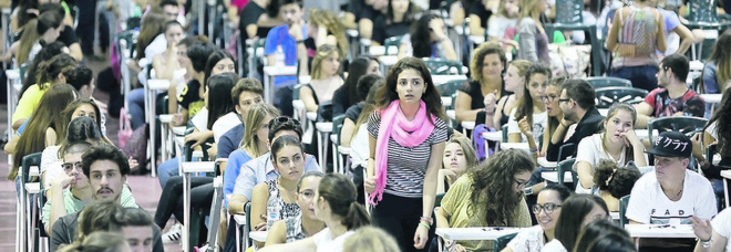 Test Medicina 2019, l’incognita del ‘nuovo’ quiz agita la vigilia. Per 1 su 4 spesa di oltre 500 euro per la preparazione