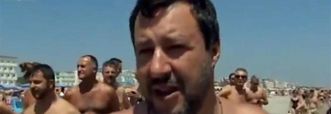Figlio Salvini su moto d'acqua della polizia, Questura verifica eventuale «uso improprio». Il vicepremier: «Errore mio, nessuna responsabilità dei poliziotti»