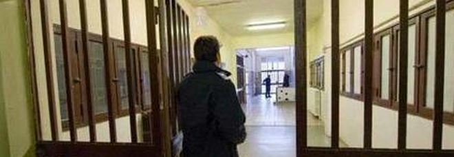 Muore in carcere fra atroci sofferenze per un tumore, il permesso per la liberazione arriva il giorno dopo Muore in carcere fra atroci sofferenze per un tumore, il permesso per la liberazione arriva il giorno dopo