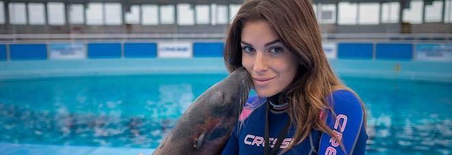 Sfregiata con l'acido, decine di messaggi per Miss Romagna su Fb Sfregiata con l'acido, decine di messaggi per Miss Romagna su Fb