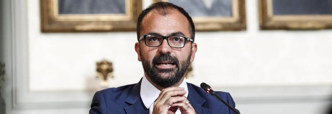 Fioramonti: «Io in regola». Ma sul
nodo rimborsi è guerra nei 5Stelle