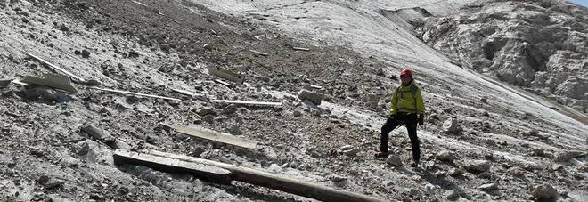 La Marmolada in ritirata rivela segni del passato e.. rifiuti