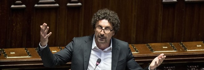 Toninelli:«Tir più tecnologici per la sicurezza» Toninelli:«Tir più tecnologici per la sicurezza»