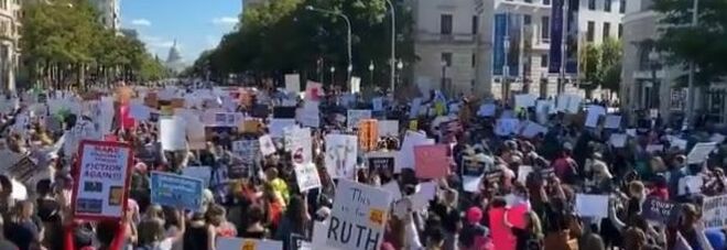 A Washington marcia delle donne contro Trump