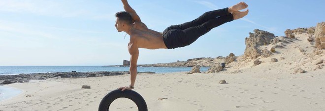 La mia danza tra i rifiuti per risvegliare le coscienze La mia danza tra i rifiuti per risvegliare le coscienze