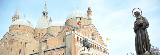 La vendita su eBay delle reliquie di Sant'Antonio: osso a 390 euro La vendita su eBay delle reliquie di Sant'Antonio: osso a 390 euro