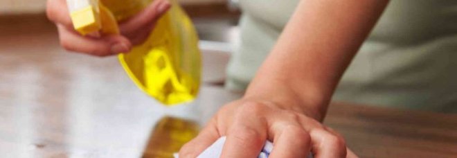 Pulisce casa, poi si sente male e muore: intossicata dai prodotti per la cucina Pulisce casa, poi si sente male e muore: intossicata dai prodotti per la cucina