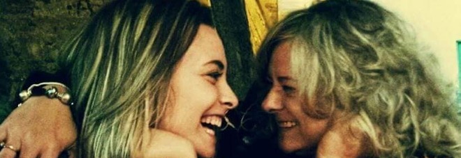 Scrive alla mamma infermiera in terapia intensiva: «Sei un'eroina, non vedo l'ora di riabbracciarti»