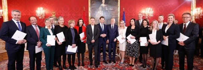 Nel nuovo governo austriaco le donne sono in maggioranza: 9 ministre su 15