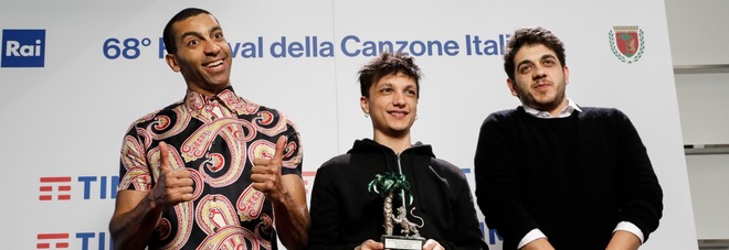 Sanremo, da Ultimo a Mirkoeilcane:
«Con noi trionfa Roma» Sanremo, da Ultimo a Mirkoeilcane:
«Con noi trionfa Roma»