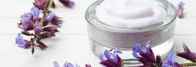 Donna americana cade in coma dopo aver usato una crema antietà contaminata Donna americana cade in coma dopo aver usato una crema antietà contaminata