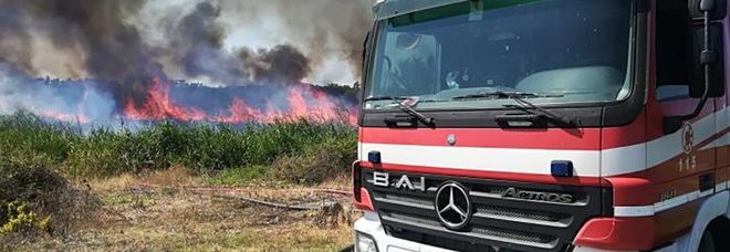 L'incendio nella riserva di Torre Guaceto L'incendio nella riserva di Torre Guaceto