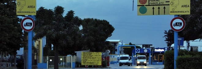 Rovinosa caduta
col muletto: operaio operato
d'urgenza a Torrette