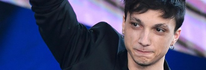 Da San Basilio all'Ariston: chi è Ultimo, rapper dal cuore d'oro Da San Basilio all'Ariston: chi è Ultimo, rapper dal cuore d'oro