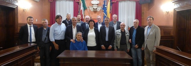 I richiedenti il commissariato di polizia I richiedenti il commissariato di polizia