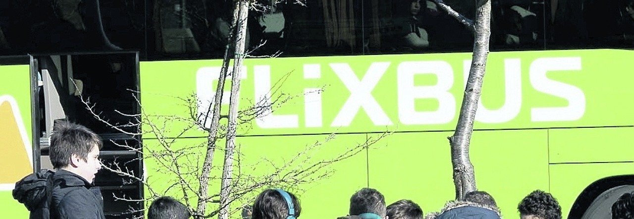 Autista Flixbus aggredisce passeggera alla stazione Tiburtina: «Devi cambiare posto»