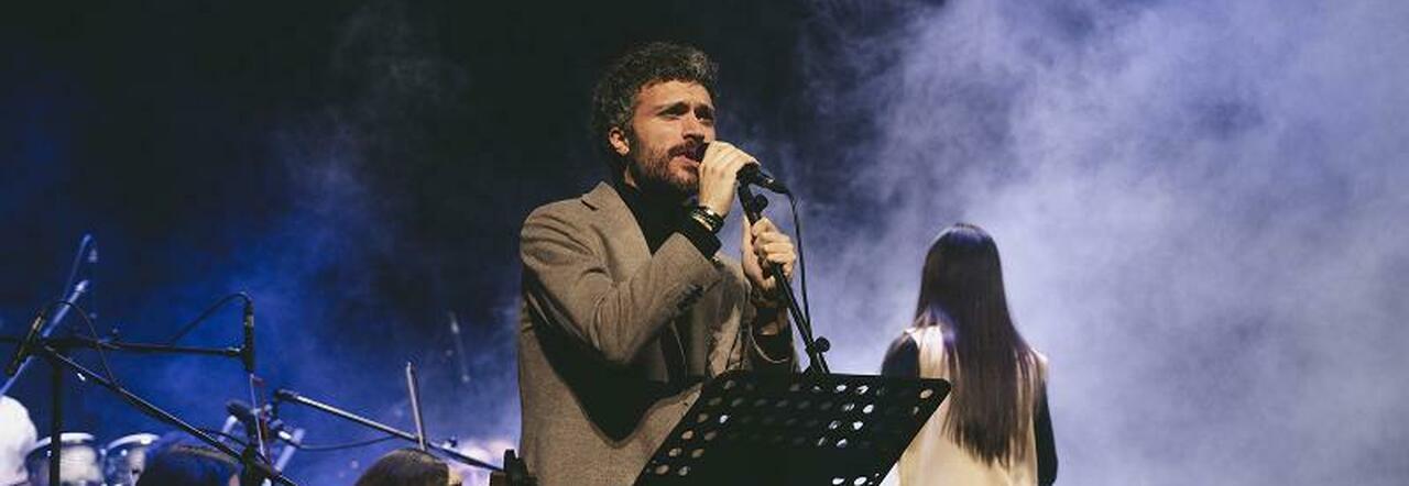 Leonardo De Stasio durante il concerto in onore di Fabrizio De Andrè