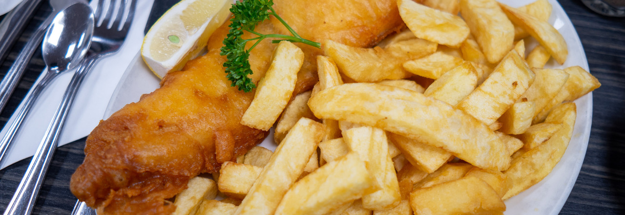 Scontrini pazzi, fish and chips a 42 euro: «Ridicolo». Lo chef Kerridge si  difende: «Patatine tagliate a mano»