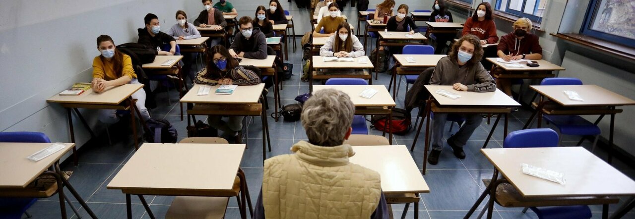Scuola, nel Lazio tornano 4mila prof No vax. L'ira dei presidi: «Una beffa»