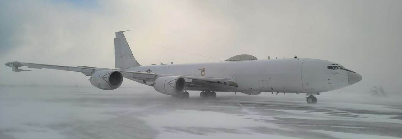 Guerra nucleare, gli Usa schierano "l'aereo dell'apocalisse" in Islanda: cos'è il il Mercury E-6B (e che segnale lancia a Putin)