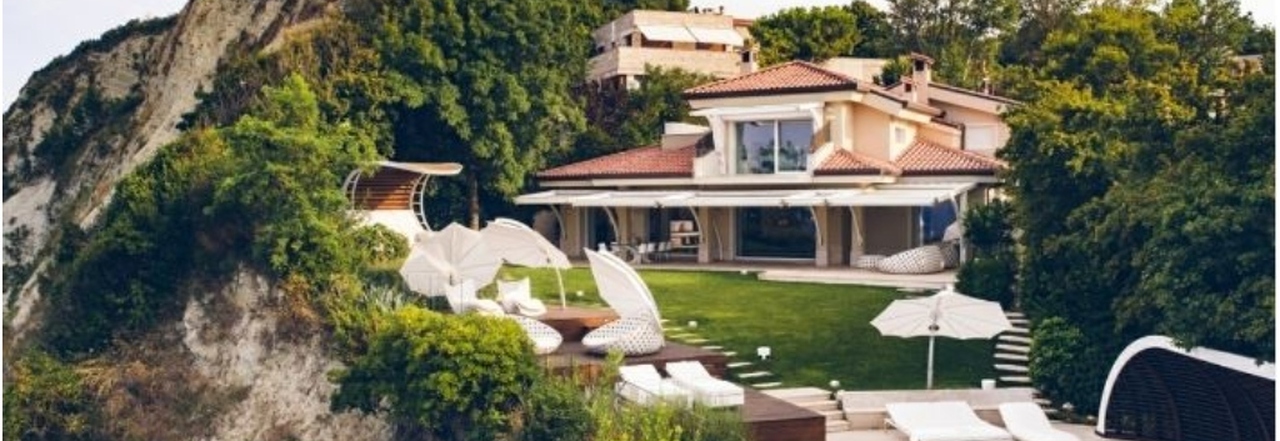 Villa Stamira è in vendita