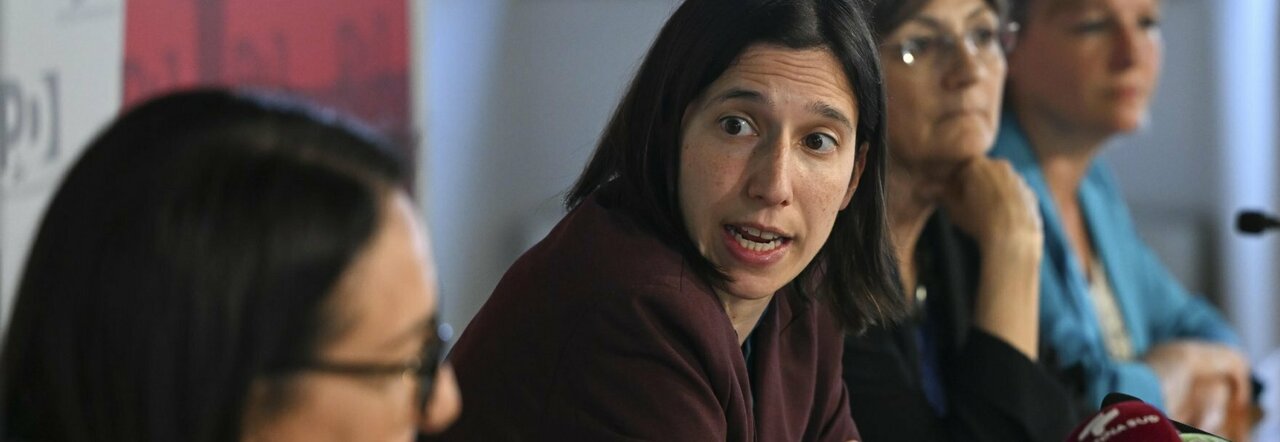 Elly Schlein tra Valeria Valente, Cecilia D'Elia e Sara Ferrari
