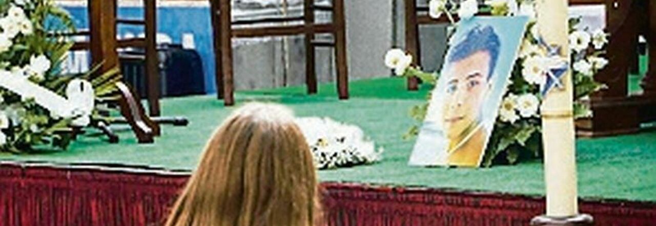 I funerali Alessandro, suicida a 13 anni