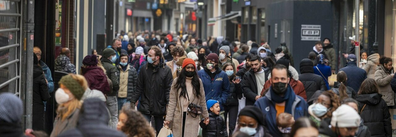Omicron 2, allerta per la variante "sorella" della sudafricana. «In Nord Europa va più veloce»