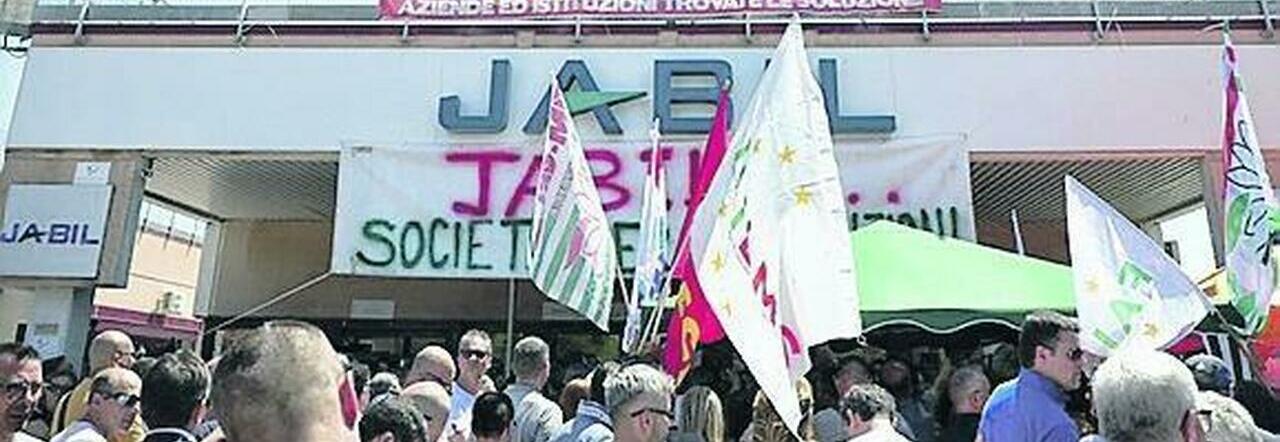 La protesta degli operai della Jabil