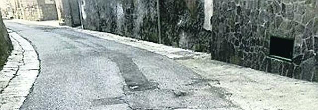 Le strade rattoppate a Caserta