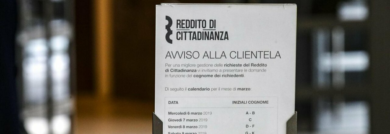 Reddito di cittadinanza, nei guai i furbetti del Caf: a Roma 130 indagati per truffa