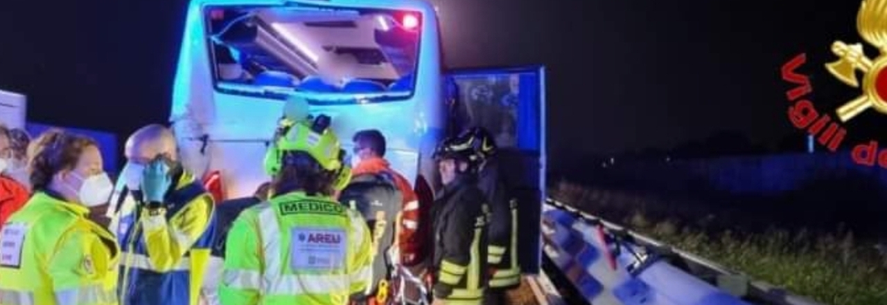 Bus dal Vallo di Diano in Svizzera tamponato 6 feriti di un team