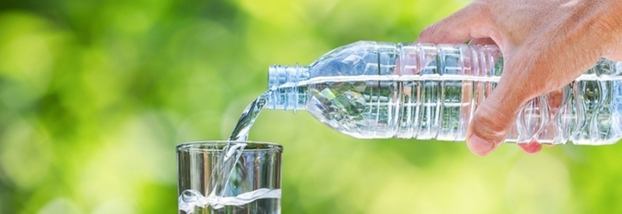 Sequestrate 4mila bottiglie di acqua minerale