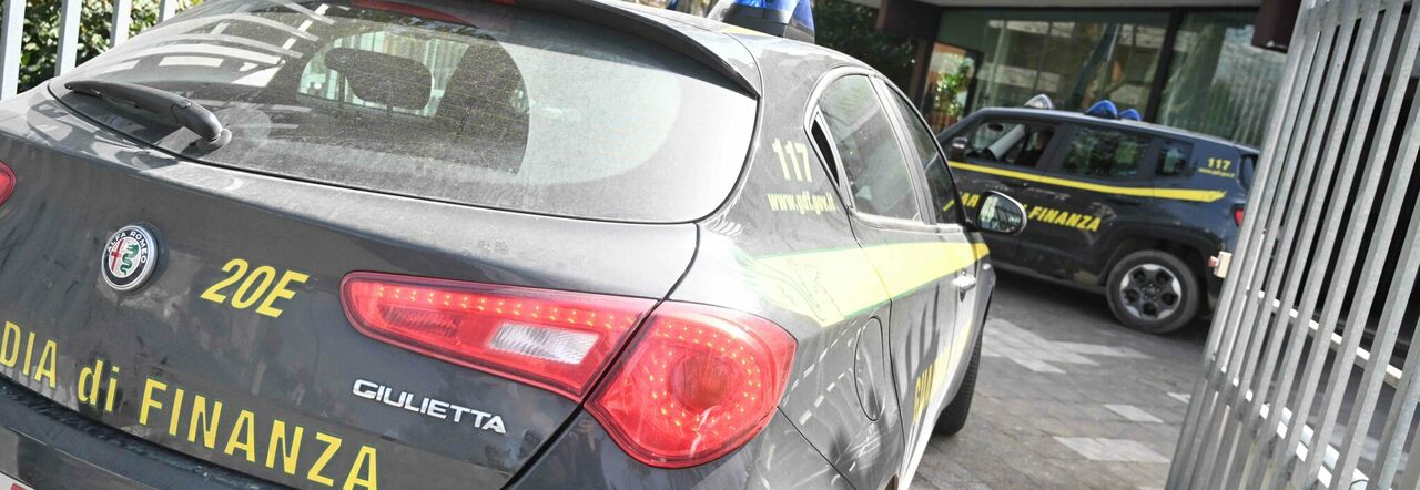 Operazione 'Clean Money': Sette Arresti e Sequestri tra Solofra e Montoro per Tasse Evase e Riciclaggio