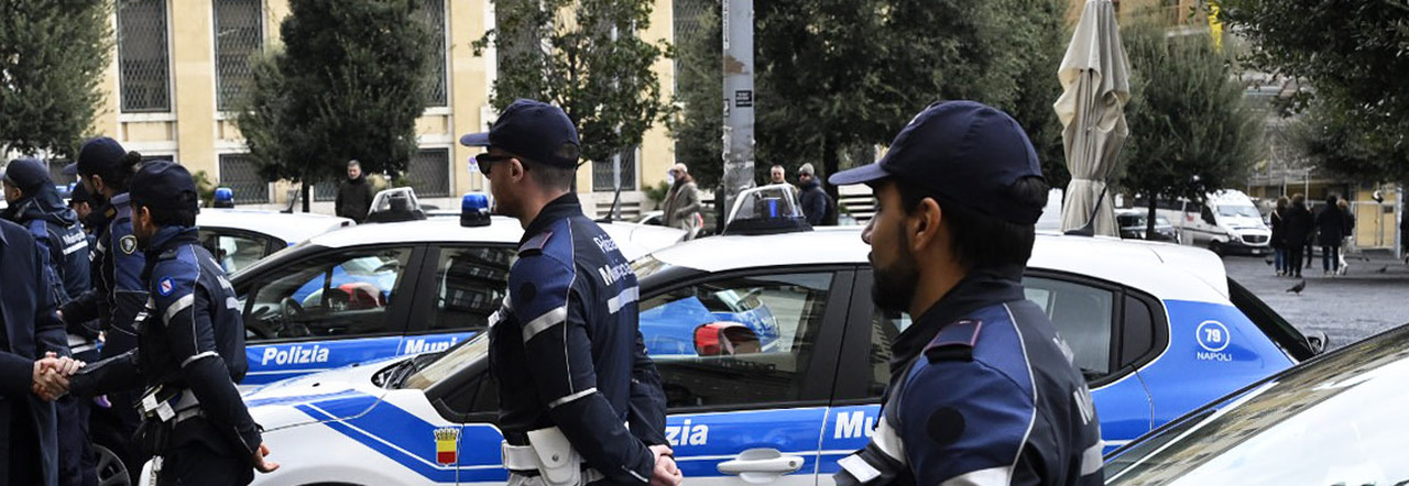 Napoli, rissa tra due turisti a Porta Capuana: si sono affrontati utilizzando cocci di bottiglia
