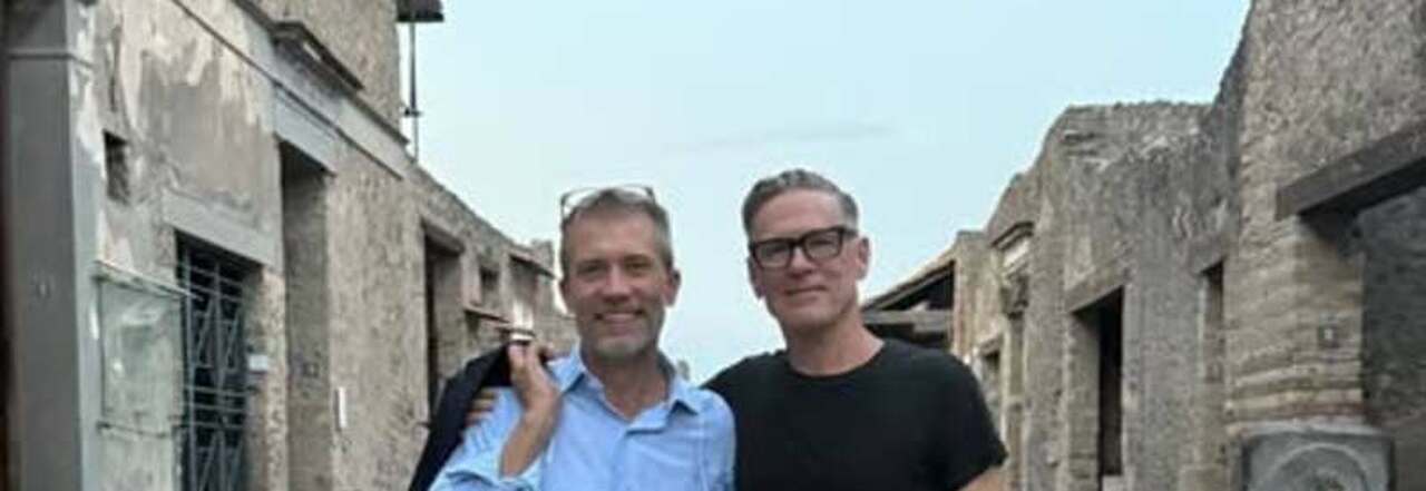 Bryan Adams in visita al Parco Archeologico di Pompei accompagnato dal direttore Gabriel Zuchtriegel Bryan Adams in visita al Parco Archeologico di Pompei accompagnato dal direttore Gabriel Zuchtriegel