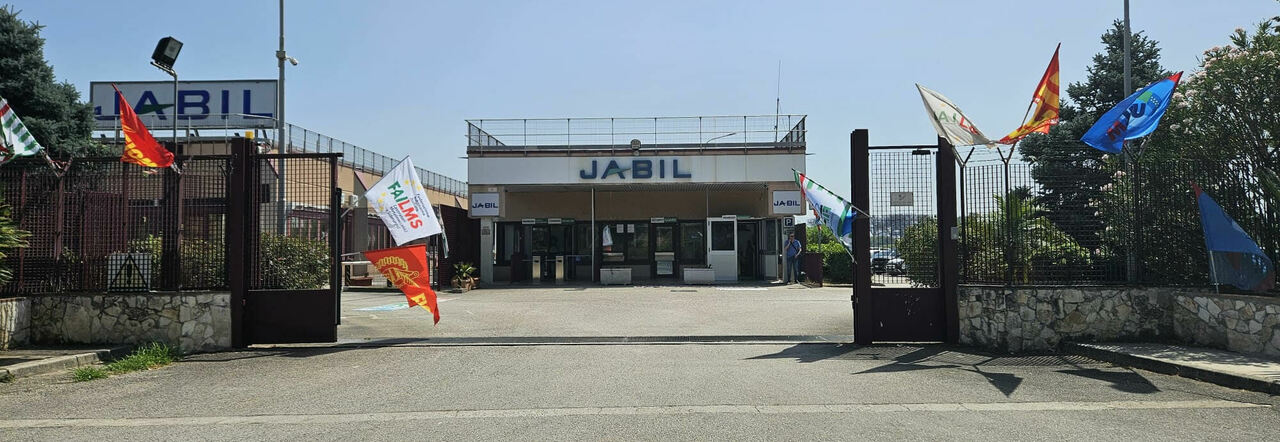 Lo stabilimento della Jabil: da oggi via a Tma