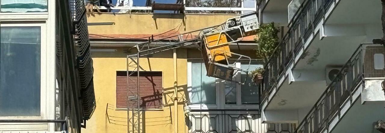 Operai morti a Napoli, le verifiche: tubo spezzato sul punto di saldatura Operai morti a Napoli, le verifiche: tubo spezzato sul punto di saldatura