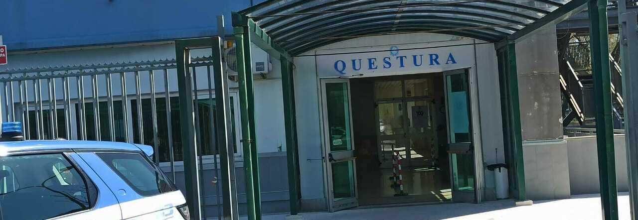 Mercogliano, ruba auto e commette uno scippo: arrestato 24enne Mercogliano, ruba auto e commette uno scippo: arrestato 24enne