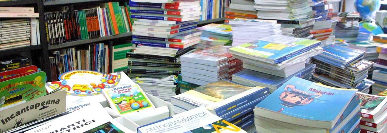 Bonus Libri di Testo in Busta Paga: Lodevole Iniziativa Solidale a Canosa di Puglia