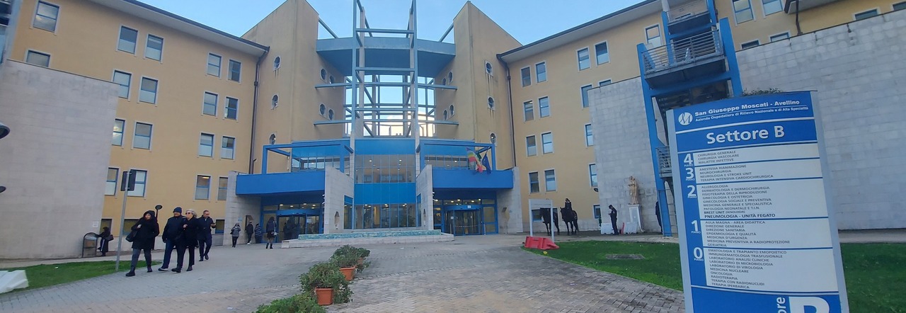 Giornata per sicurezza cure, il Moscati di Avellino si tinge di arancione